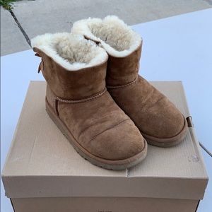 Ugg mini Bailey size 3